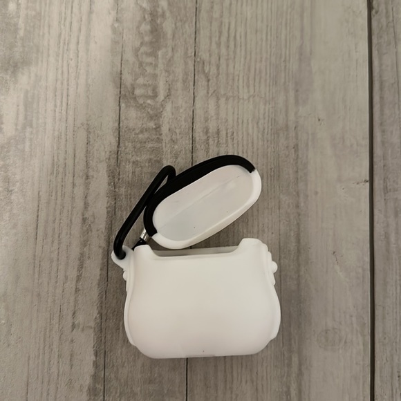 Airpods case second generation - Picture 3 of 3